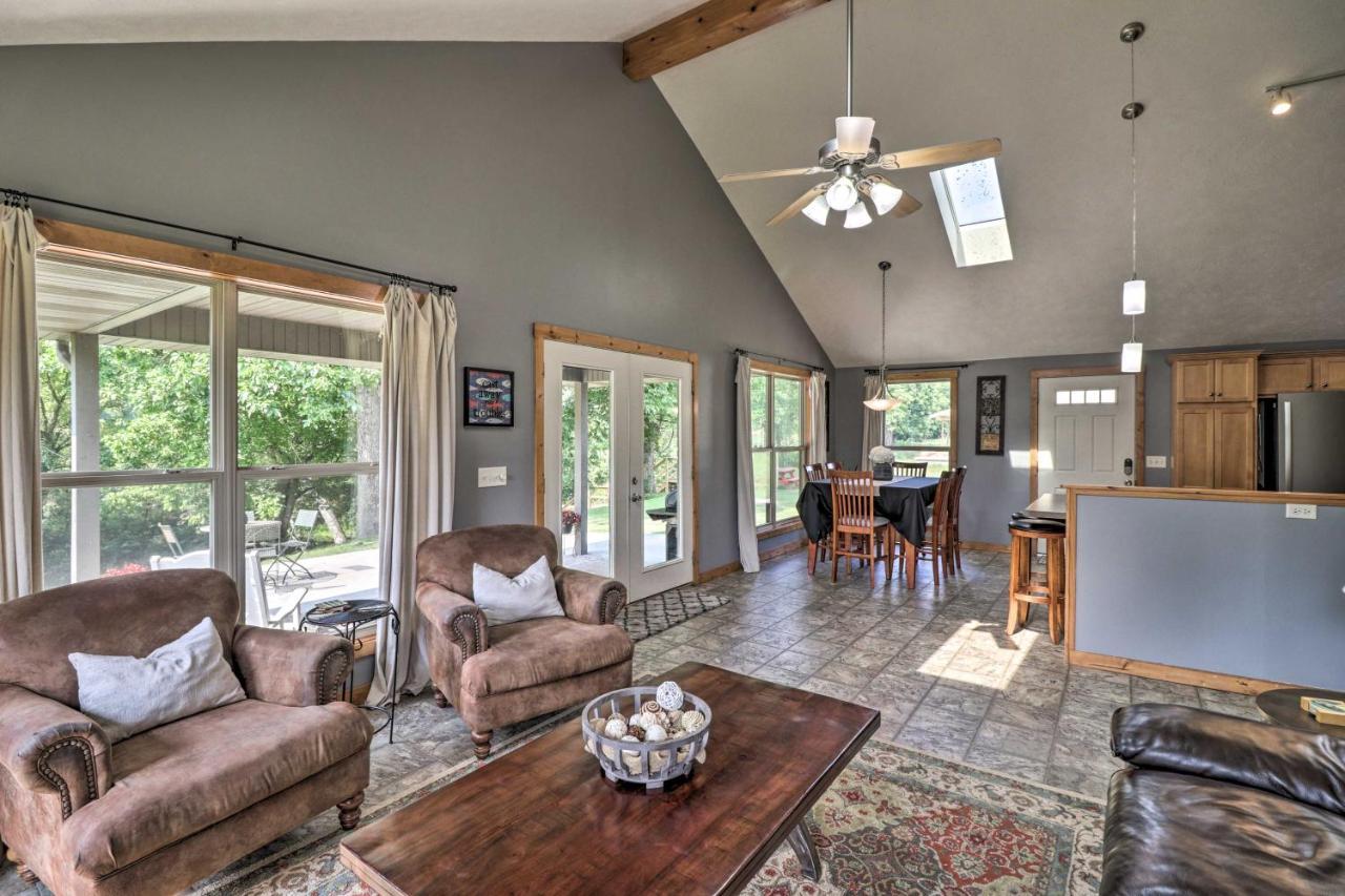 Mountain Home Cottage With Deck On White River! Gassville Buitenkant foto